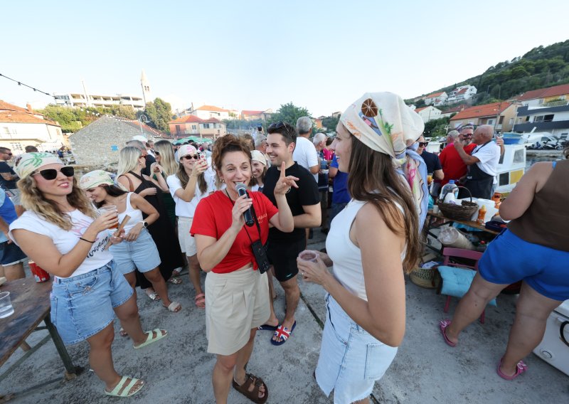 Danas vodi feštu, sutra stvara festival: Ana Katulić o životu nezavisne umjetnice