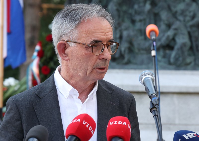Pupovac održao izvanrednu presicu nakon incidenta u Kninu: 'Ovo što smo čuli je jezivo'