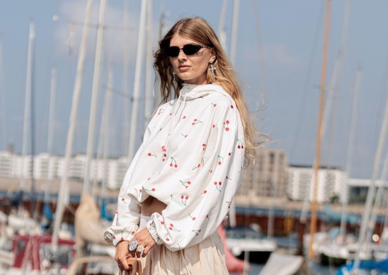 Zara ima suknju koja spašava svaki ljetni stajling, a stoji manje od 40 eura
