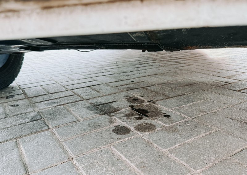 Našli ste lokvu ispod automobila? Jedna je najčešće bezazlena, ostale mogu značiti ozbiljan kvar