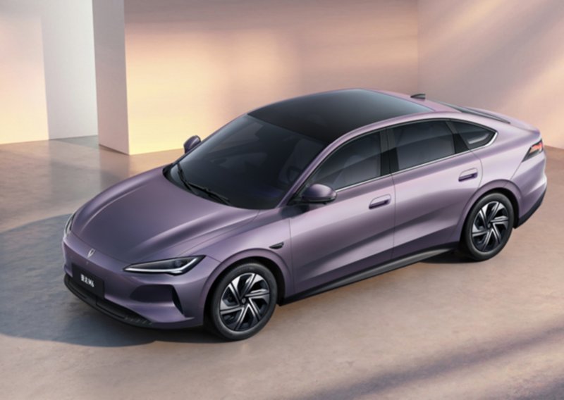 Ovaj električni automobil krije funkciju kakvu obično imaju samo skupi SUV-ovi