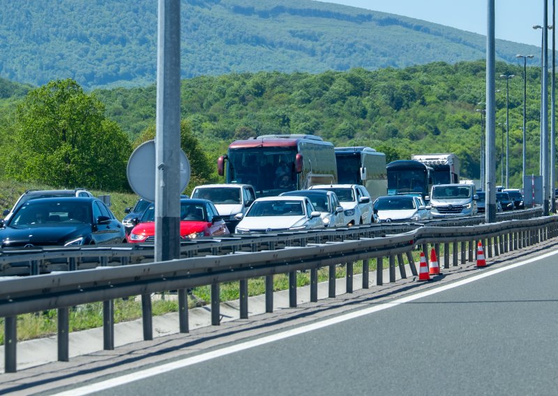 Niz nesreća i izvanrednih događaja na autocestama: Evo gdje su najveće kolone
