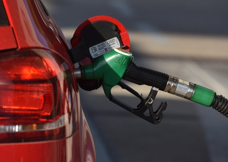 Kupujete auto s više od 200.000 kilometara? Stručnjaci otkrili je li sigurniji dizel ili benzinac