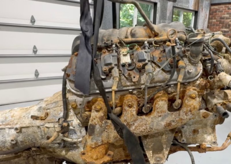 Automobil je gotovo četiri godine ležao u rijeci: Kad je mehaničar otvorio motor, uslijedilo je veliko iznenađenje