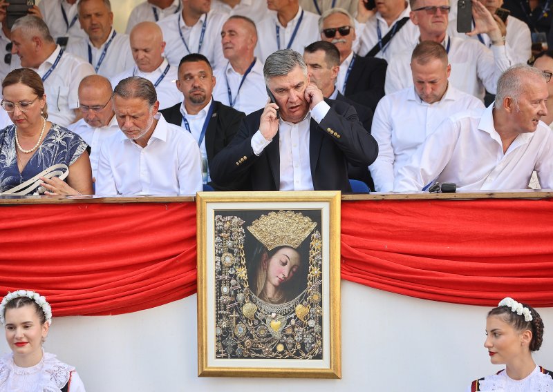 FOTO Pogledajte tko je sve sjedio u svečanoj loži na Sinjskoj alki