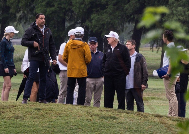 Borbeni avioni presreli zrakoplove blizu Trumpovog golf kluba