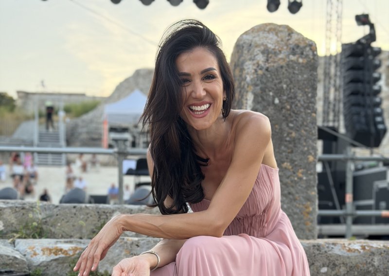 Ana Rucner zablistala u Puli: U nježnoj ružičastoj haljini izgledala poput princeze