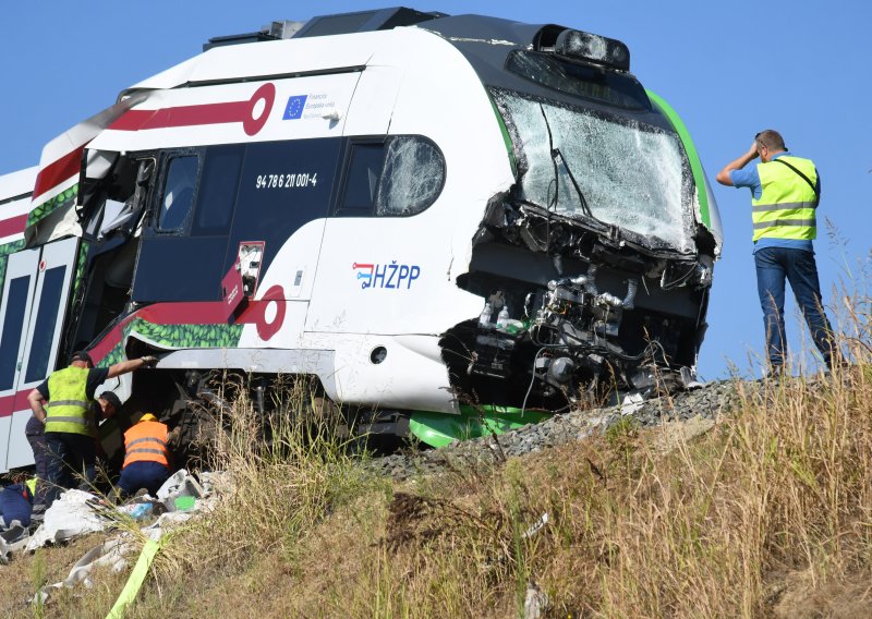 FOTO Još se čeka otvaranje pruge nakon sudara vlakova: Evo kako danas izgleda mjesto nesreće