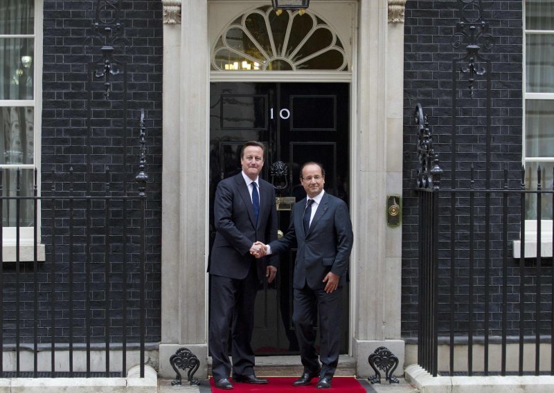 Cameron i Hollande riješili spor oko crvenog tepiha