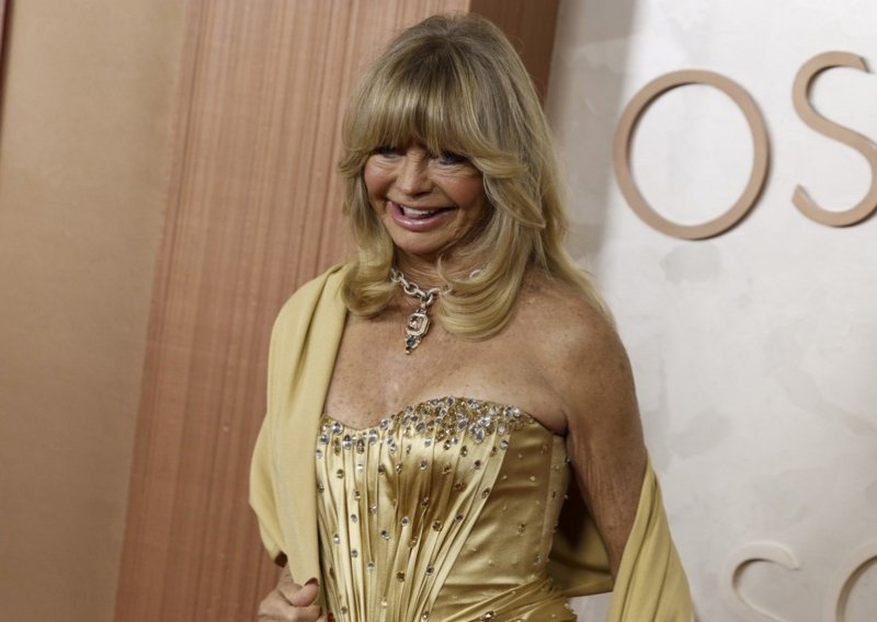 Goldie Hawn oduševila plesom u kupaćem kostimu: Holivudska legenda u 80. godini izgleda nestvarno dobro