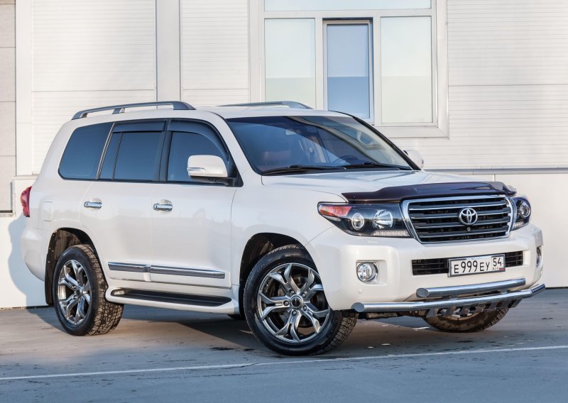 Evo zašto je vlasnik Toyote zaustavio automobil na 999.999 kilometara