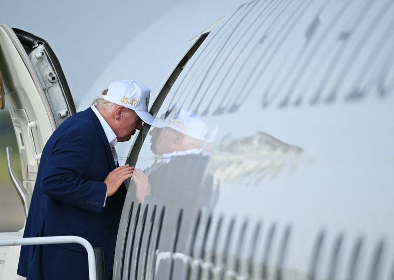 Trump zbog iranske prijetnje tajno odletio iz Turske: Pritom je birao stari Air Force One