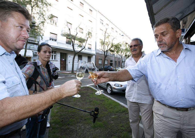 Garaža u Varšavskoj samo za stanare