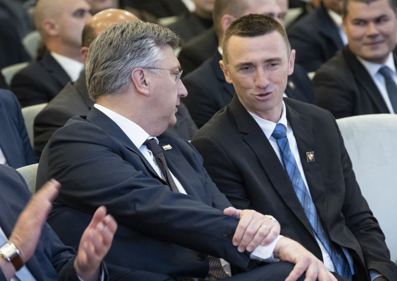 Plenković prozvao oporbu da 'fabricira' ugrozu; opozicijske stranke ignorirale Mostov sastanak