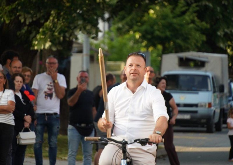 FOTO Ključni čovjek iz afere s otrovnim otpadom na biciklu gađa Vinsku alku