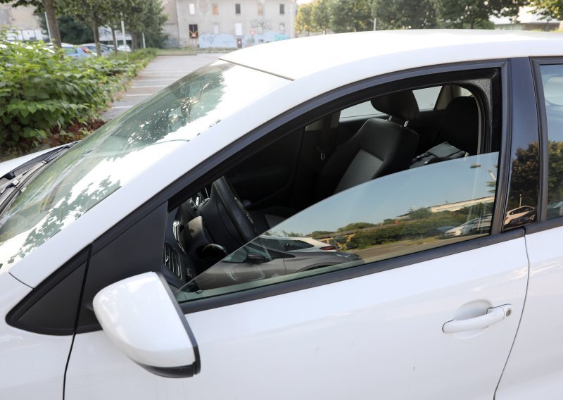 Ostavljate prozor malo otvoren da se auto ne zagrije? ADAC test pokazuje koliko to zapravo pomaže