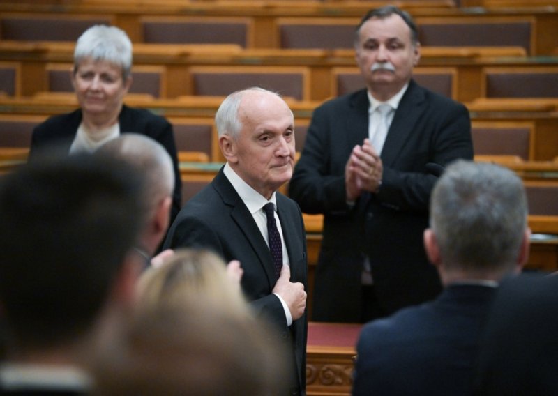 Novi mađarski predsjednik prozvao Orbana u prvom govoru: 'Jednu stvar ne možemo učiniti'