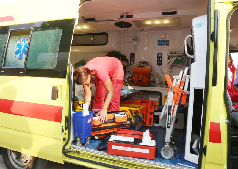 Drama na plaži u Novalji: Muškarca reanimirali 40 minuta, uspjeli mu vratiti puls