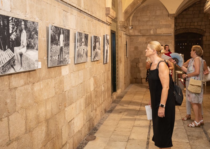 U Dubrovniku otvorena izložba fotografija Mare Bratoš