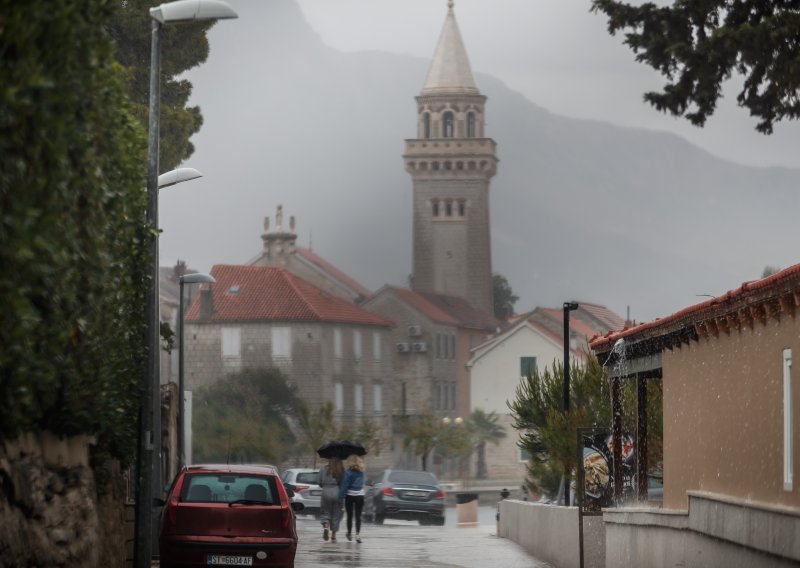 I danas toplo, ali manje vruće: Mogući i pljuskovi