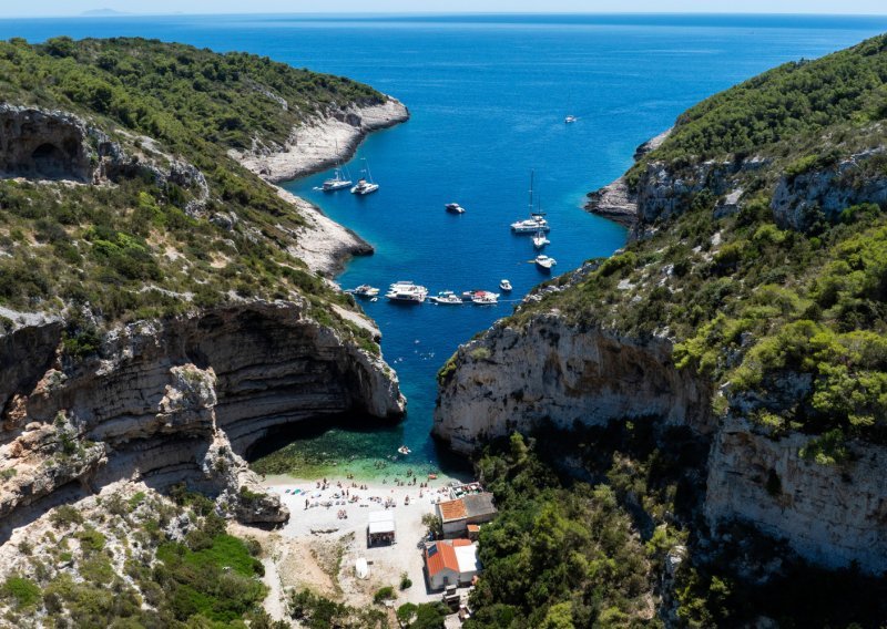 Do nje nije lako doći, ali prizor je spektakularan: Ovo je jedna od najljepših hrvatskih uvala