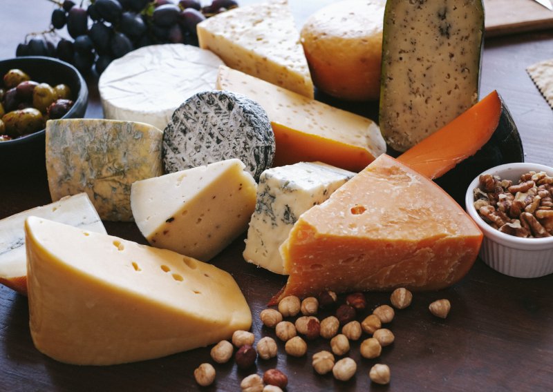 Parmigiano, Grana, Pecorino ili Gorgonzola? Vodič nakon kojeg ćete znati koji sir ide kamo