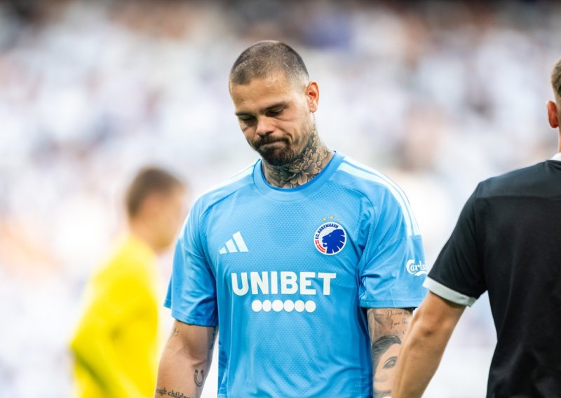 Dinamo ga želi dovesti umjesto Livakovića, a on je sad primio bizaran gol s 35 metara