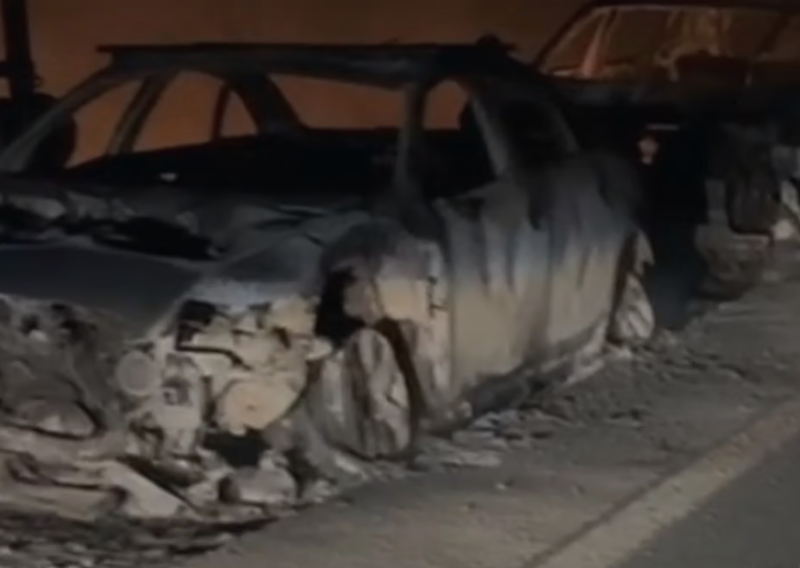 FOTO Katastrofa u Stanićima: Izgorio niz automobila, neki su ostali nasred ceste