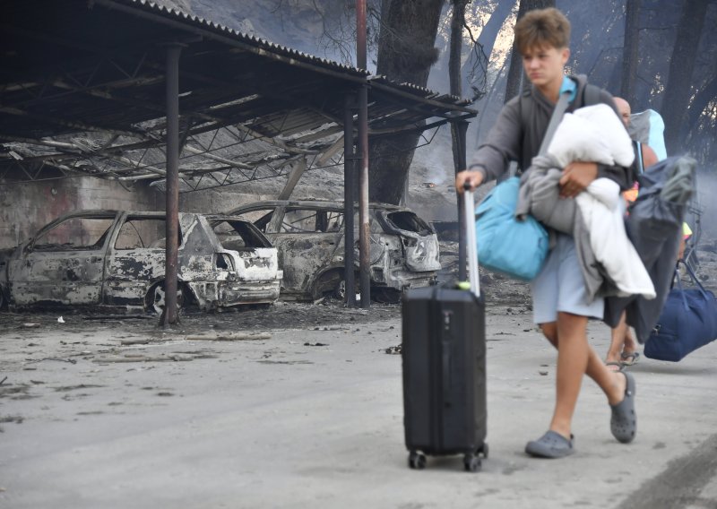 Apokalipsa kod Omiša: Prve dnevne fotografije svjedoče o razmjerima štete