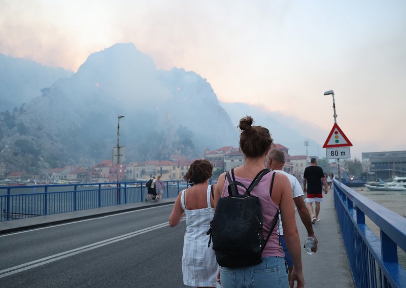 VIDEO U požaru ozlijeđeno 36 osoba, sedam se bori za život