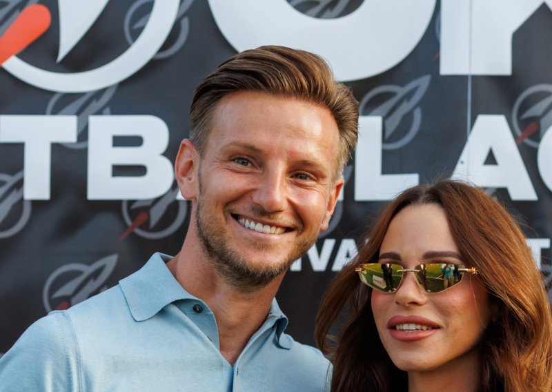 Ivan Rakitić s obitelji napustio Split i vratio se u Sevillu: Oprostili se u suzama, a putovanje obilježili u stilu