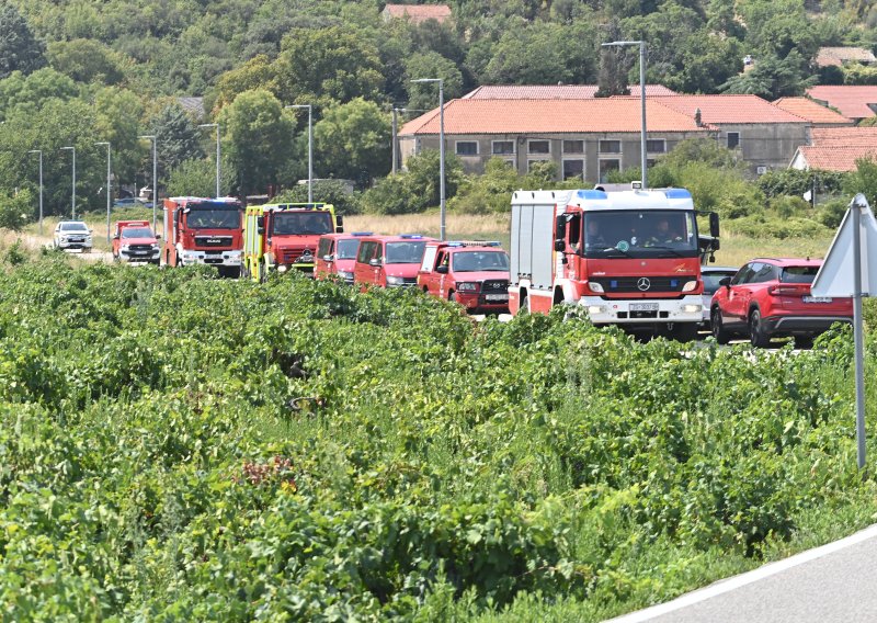 Vatrogasci na Pelješcu našli eksplozivnu napravu: 'Sve se zapalilo oko nje'
