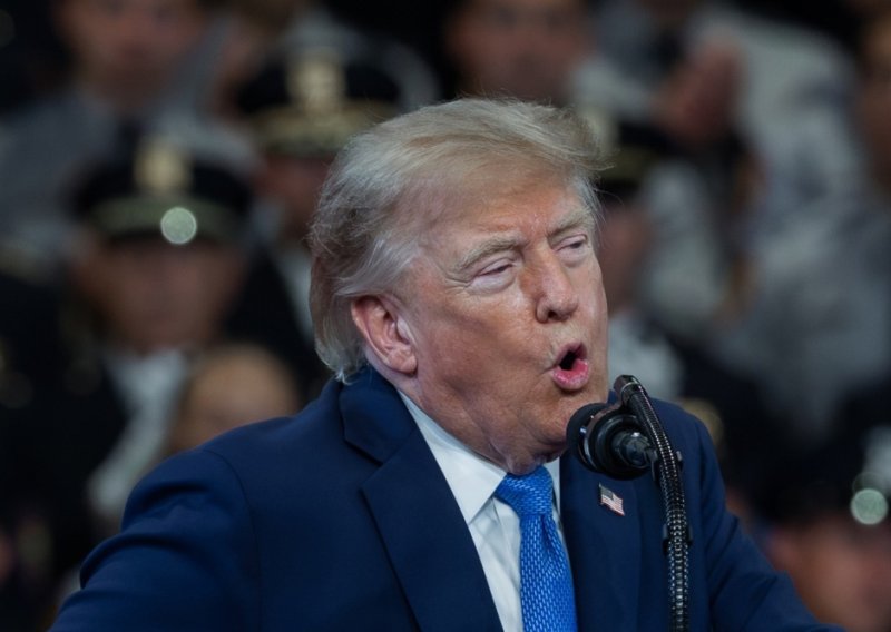 Trump ispalio: 'Proglasit ću Hormuški tjesnac američkim teritorijem!'