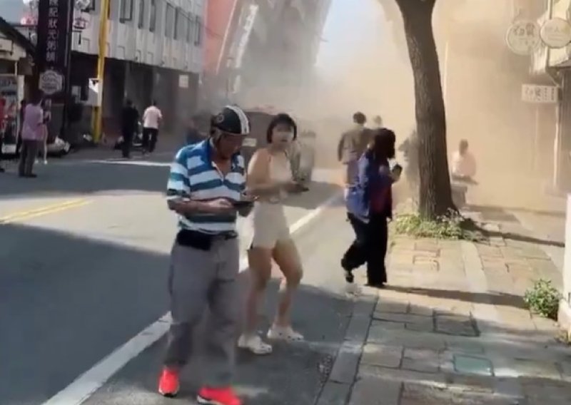 VIDEO Snažan potres magnitude 7,7 pogodio Indoneziju: Raste broj poginulih
