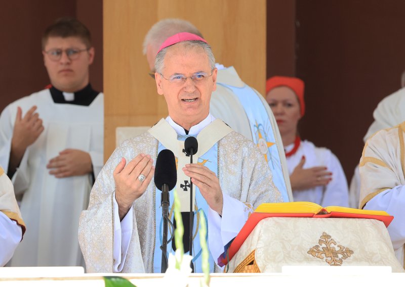 Vjernici diljem zemlje obilaze marijanska svetišta: 'Čovjek nije slučaj, broj ni algoritam'