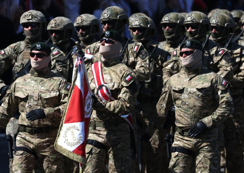 FOTO Moćna demonstracija sile u Varšavi: Pogledajte što je sve Poljska pokazala na vojnoj paradi