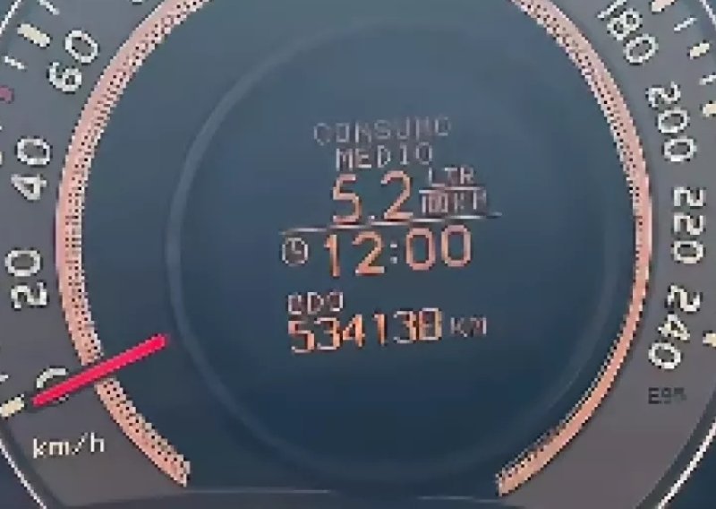 Mehaničar pregledao auto s više od 500.000 km i nije skrivao oduševljenje: 'Užitak je vidjeti ovakvo nešto'