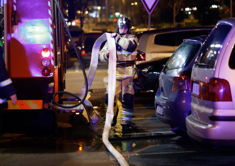 Eksplozije probudile Zagrepčane: Izgorjela tri auta, još četiri oštećena