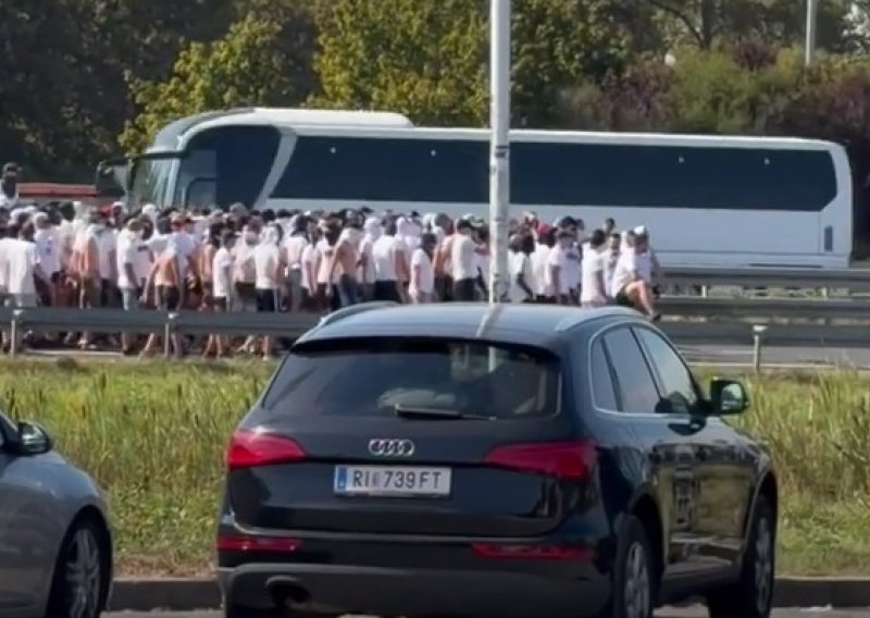 Kaos na A1: Torcida blokirala autocestu, spriječen veliki obračun navijača?