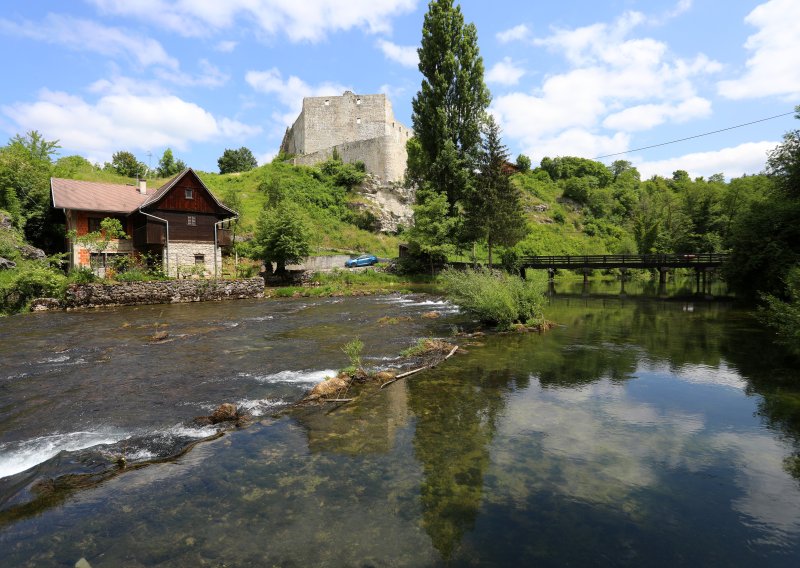 U rijeci Slunjčici utopio se državljanin Nepala