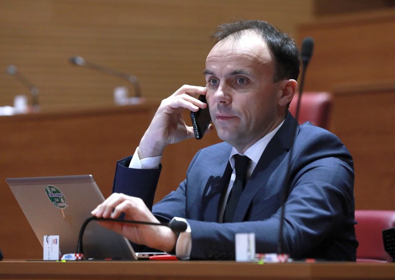 IDS opleo po Hajdašu: 'Važnija mu je demontaža HDZ-a nego zdravlje građana. To je skandalozno!'