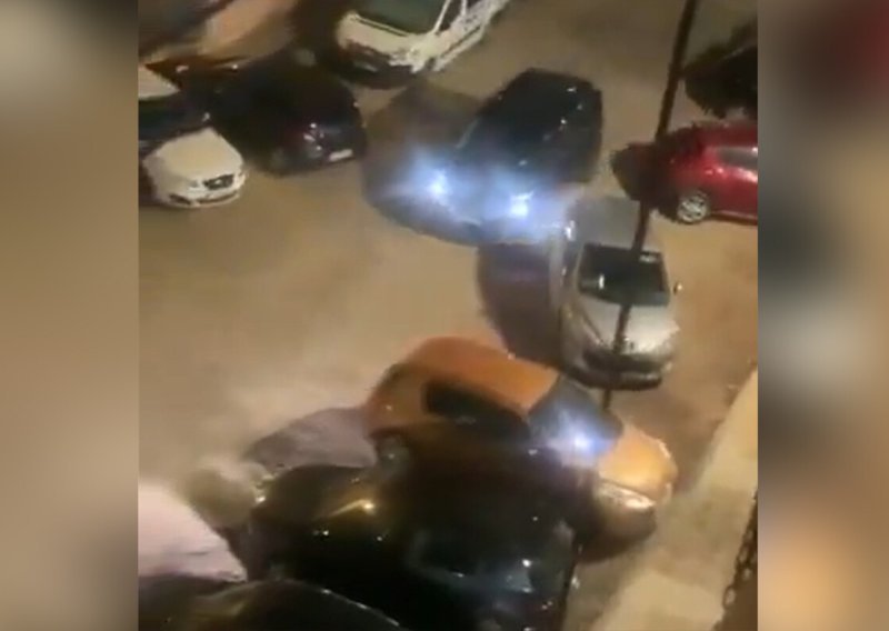 Pogledajte kako je ovaj vozač pronašao način za čuvanje parkinga: Susjedi su bijesni