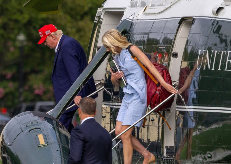 Tko je plavuša koju zovu Trumpovim 'ljudskim printerom'? O ženi iz sjene bruji Amerika