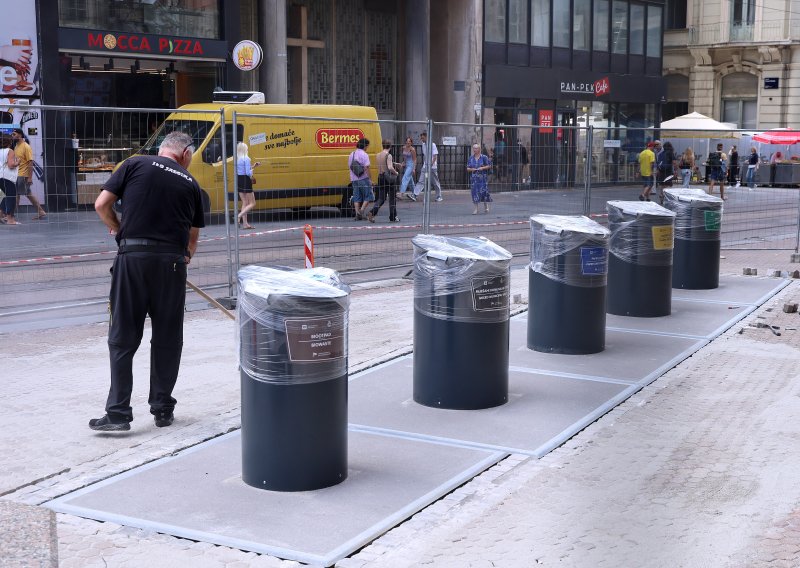 FOTO Podzemni spremnici postavljeni na trgu, evo kako izgledaju