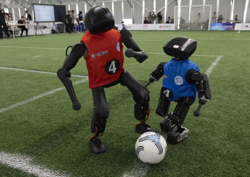 Kineski humanoidni roboti pred velikim testom: Mogu li zaista raditi i biti isplativi?