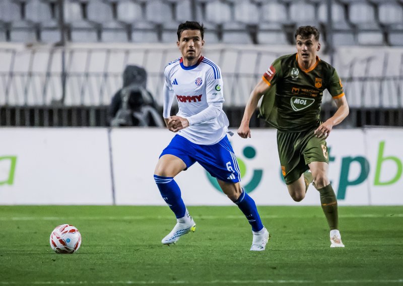 Bivši igrač Hajduka doživio težak peh: Nakon debija stadion napustio na štakama
