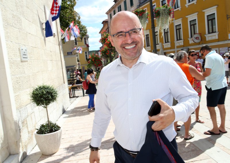 Cure detalji o Brkićevom zdravstvenom stanju: 'Pozlilo mu je, ali nije životno ugrožen'