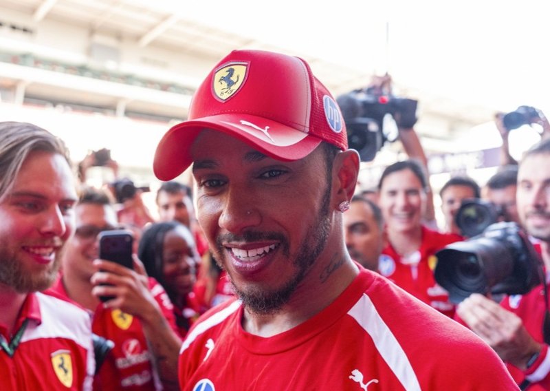 Lewis Hamilton i Kim Kardashian objavili dosad najintimnije zajedničke fotografije s odmora