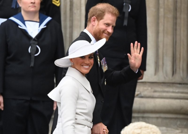 Povratak Harryja i Meghan mogao bi izazvati novi problem: 'Stvaraju se dva kraljevska tabora'
