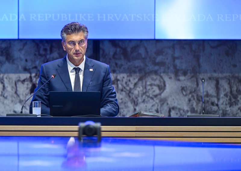 Plenković na sjednici Vlade: 'Voda na svim lokacijama je u potpunosti ispravna'